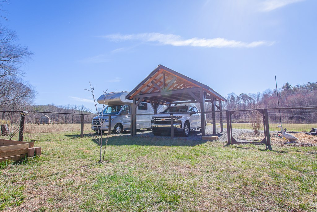 1095 Harshaw Farm Drive