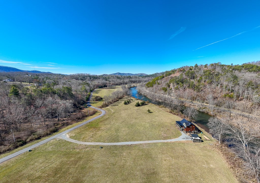 1095 Harshaw Farm Drive