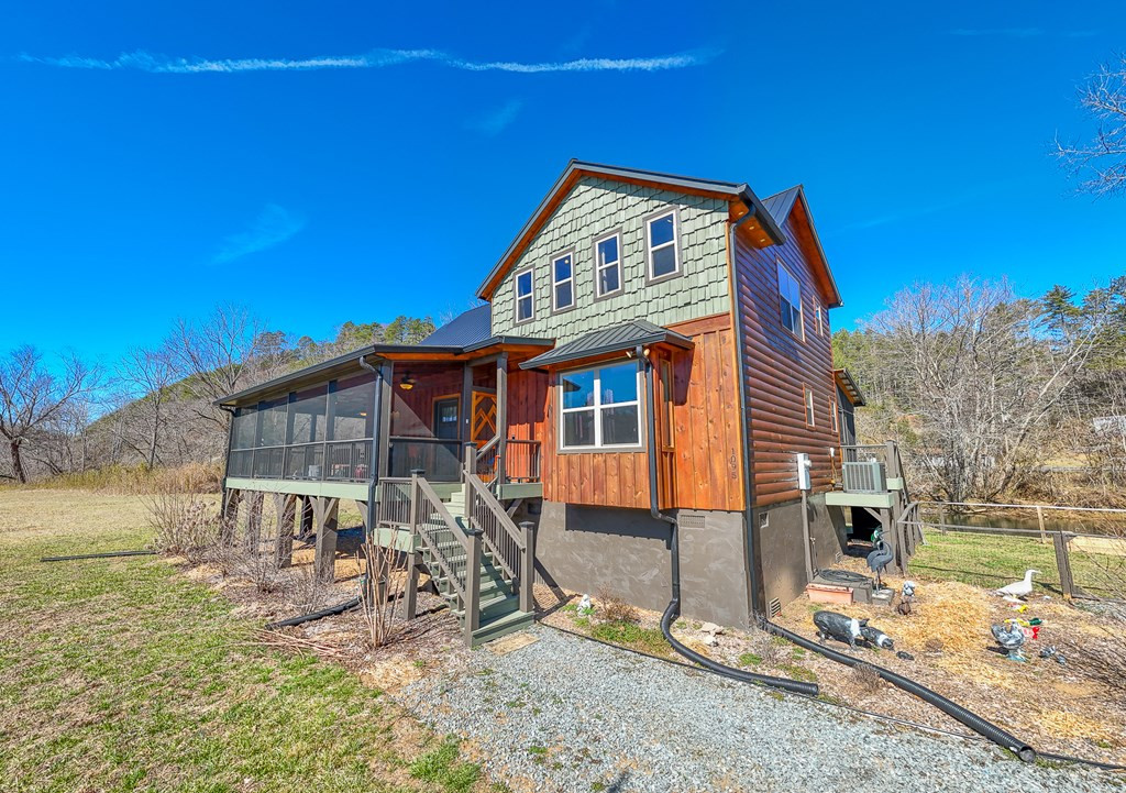 1095 Harshaw Farm Drive