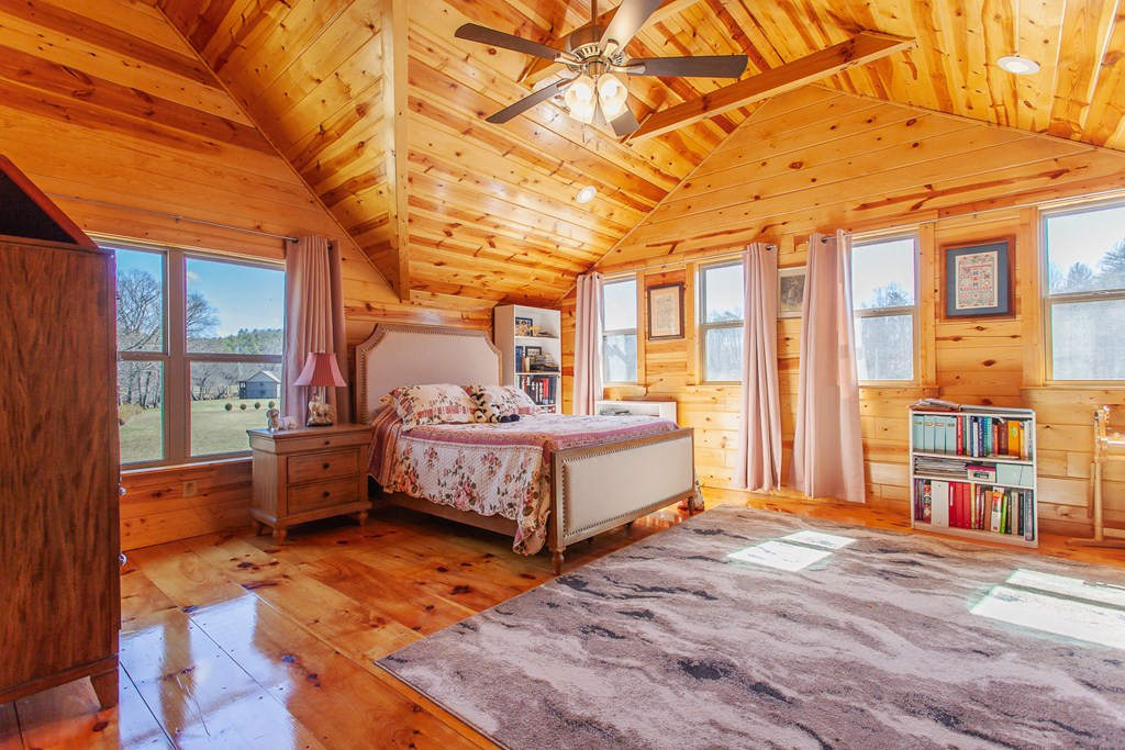 1095 Harshaw Farm Drive