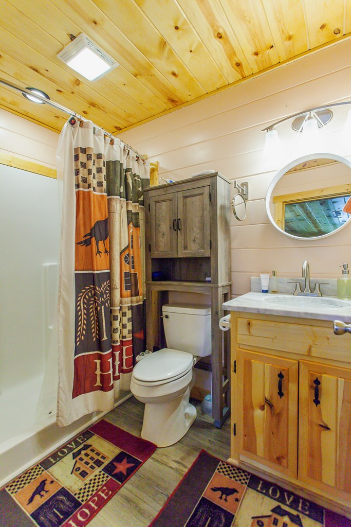 1095 Harshaw Farm Drive