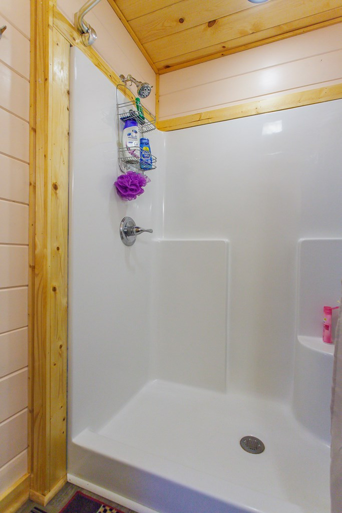 1095 Harshaw Farm Drive