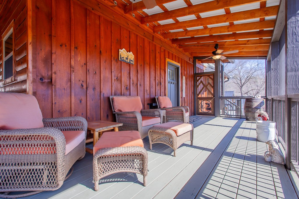 1095 Harshaw Farm Drive