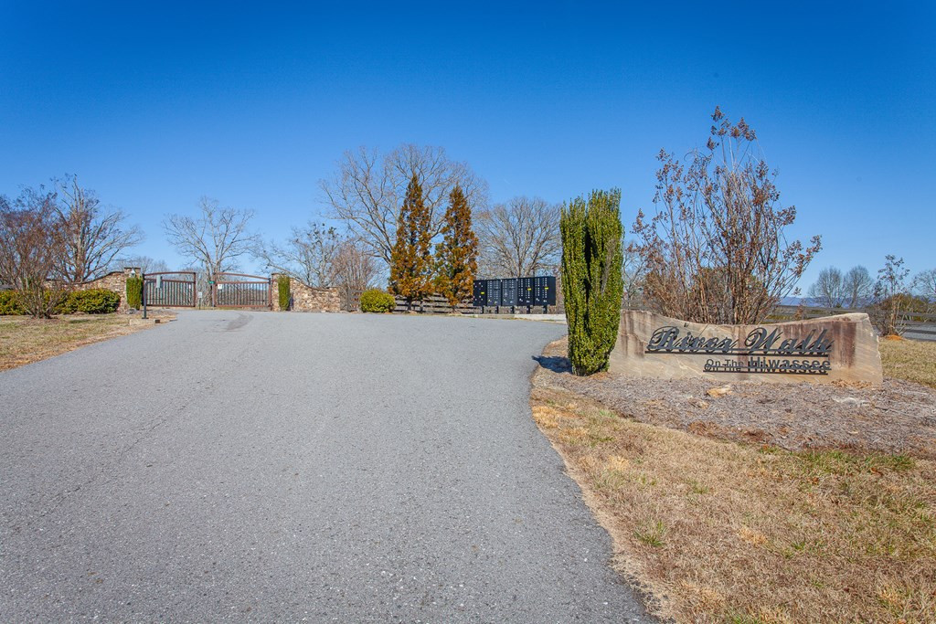 1095 Harshaw Farm Drive