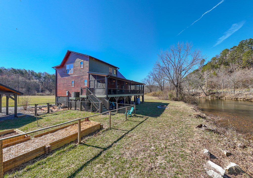 1095 Harshaw Farm Drive