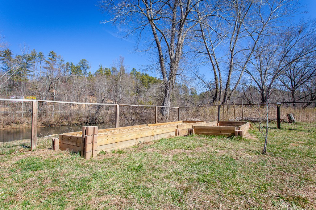 1095 Harshaw Farm Drive