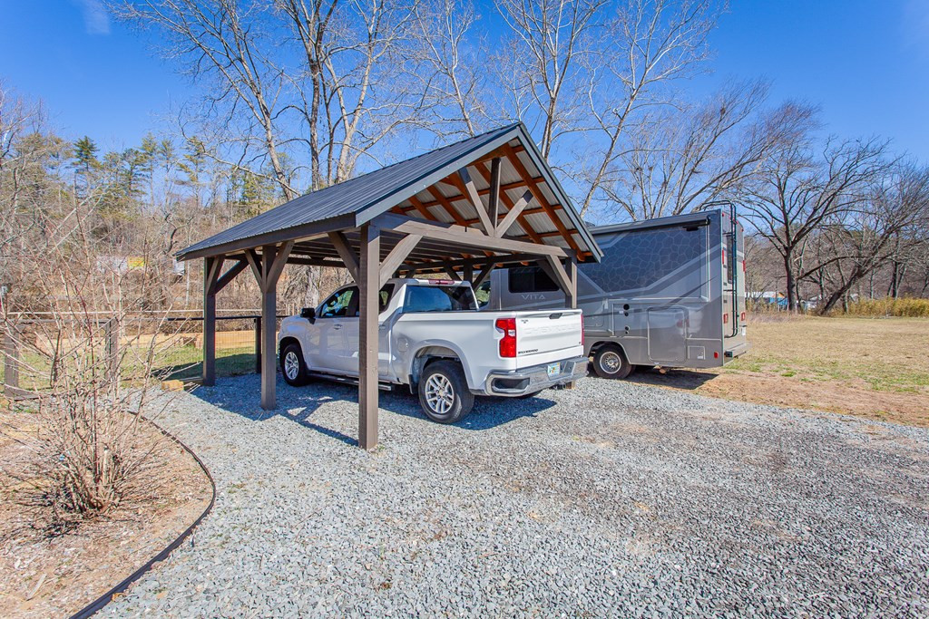 1095 Harshaw Farm Drive