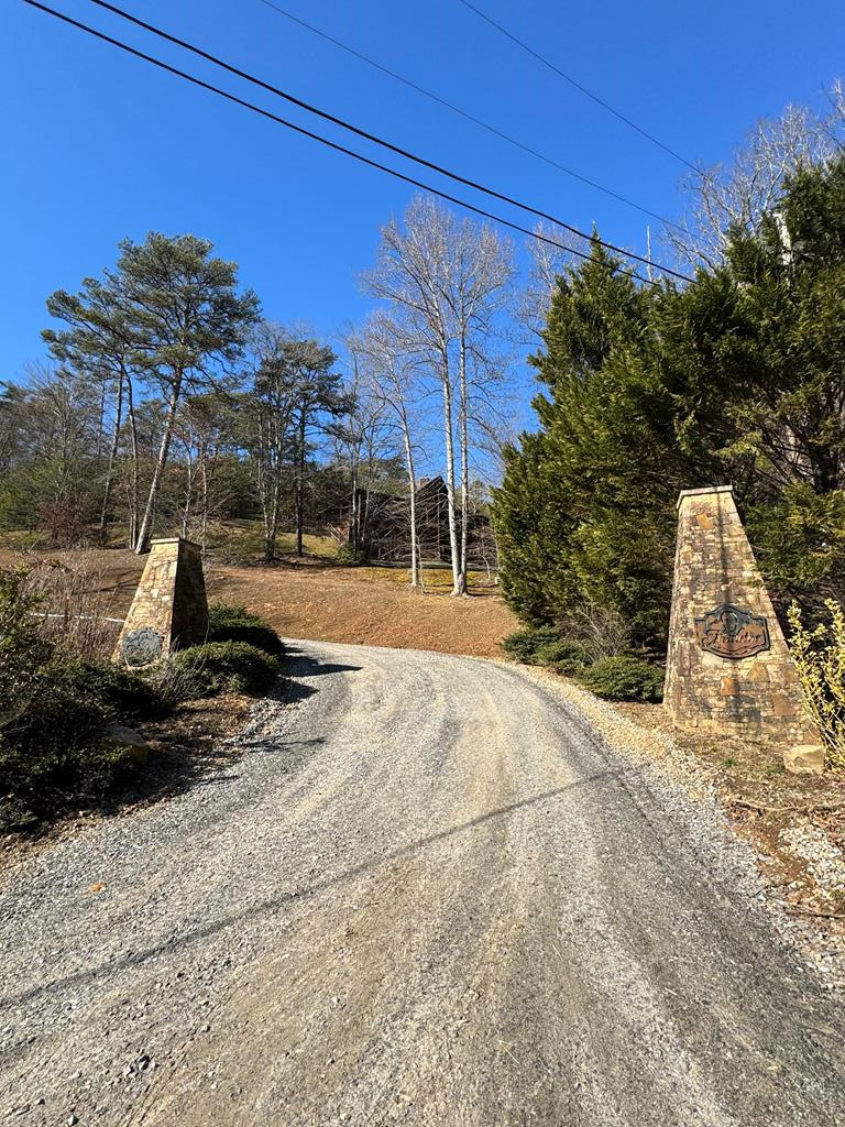 000 Mistletoe Ridge