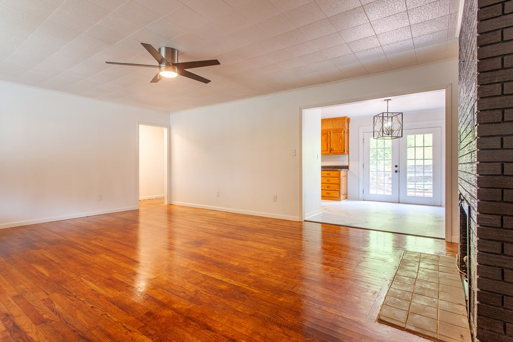 1112 Pleasant