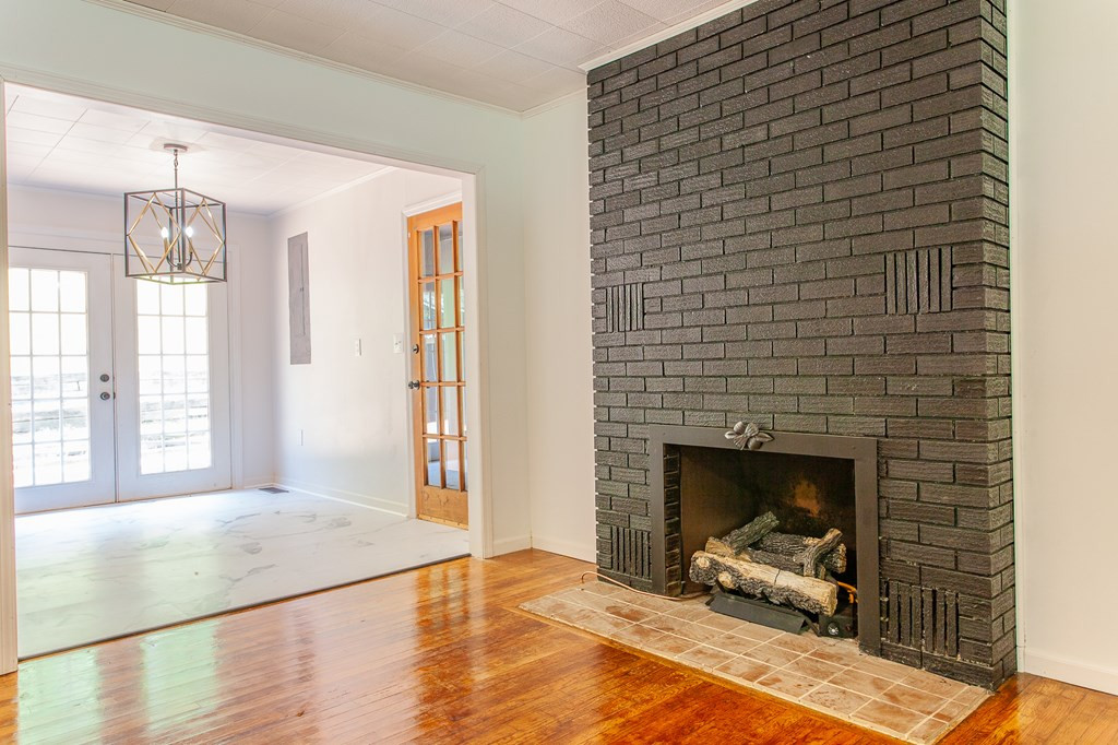 1112 Pleasant