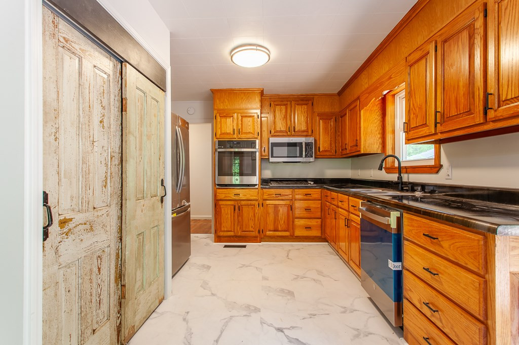 1112 Pleasant