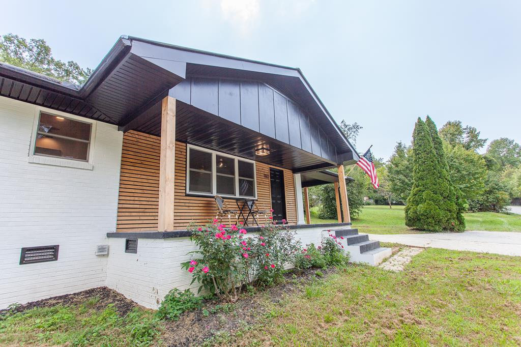 1112 Pleasant