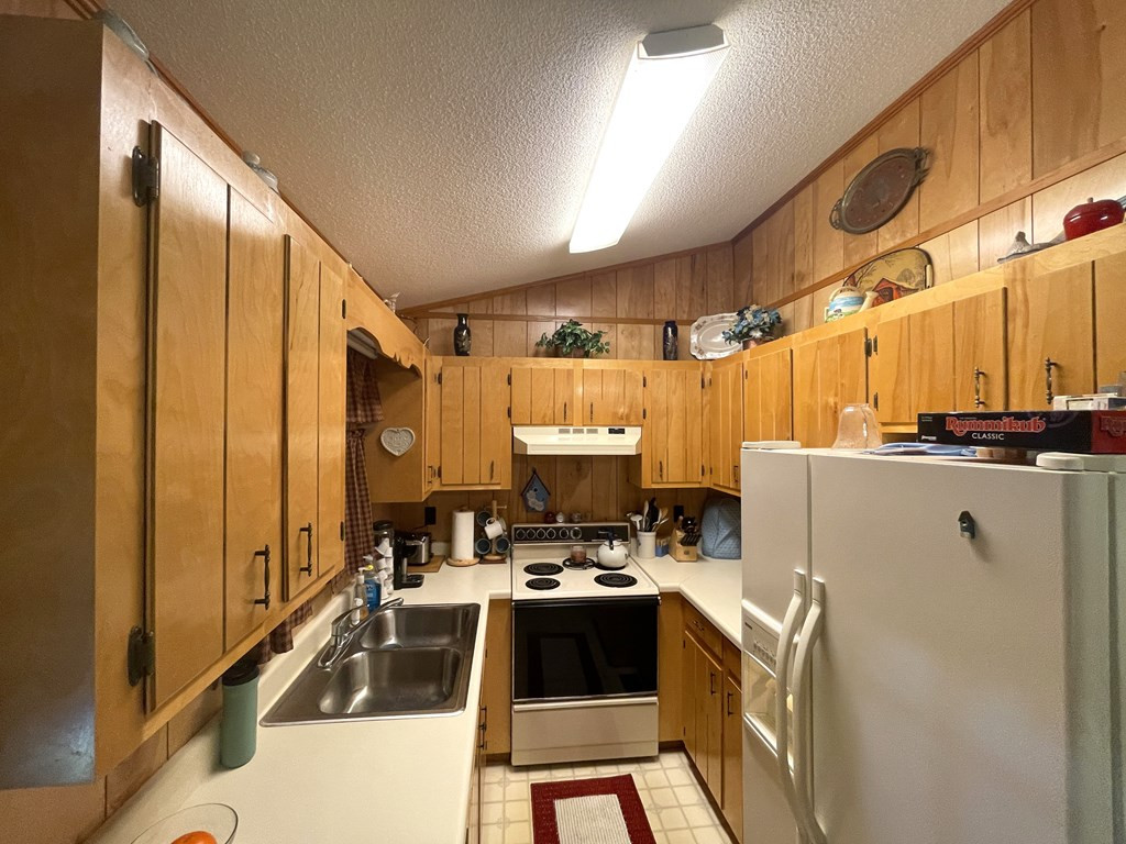 676 Goldie Garrett Road