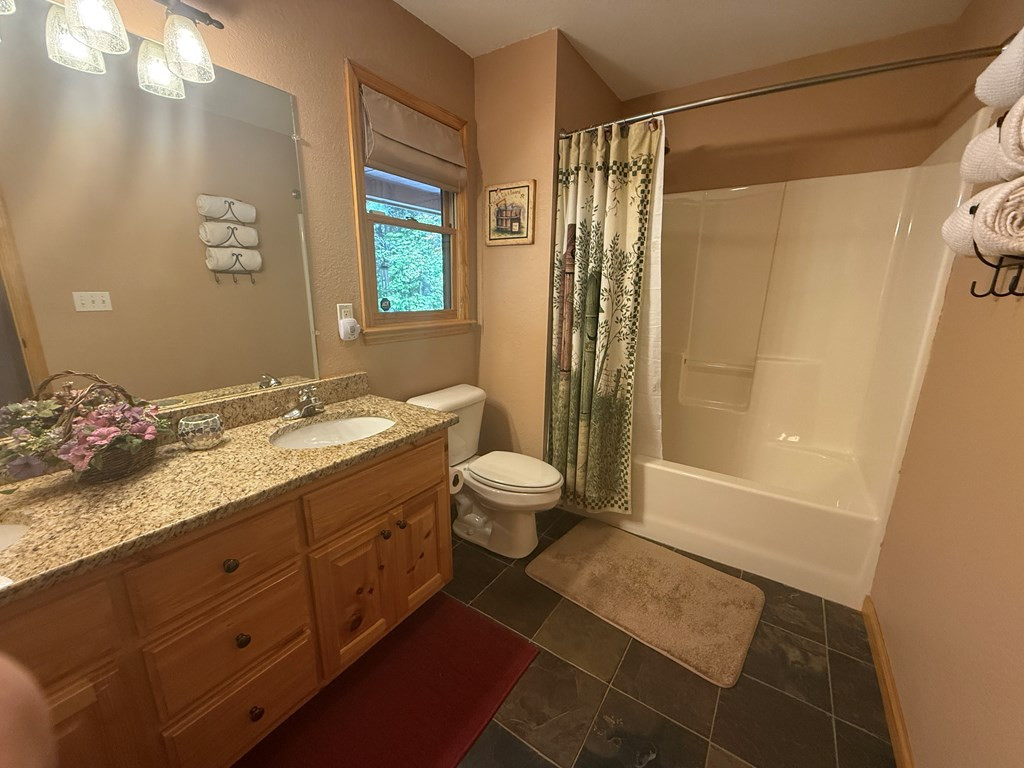 552 Leonard Lane