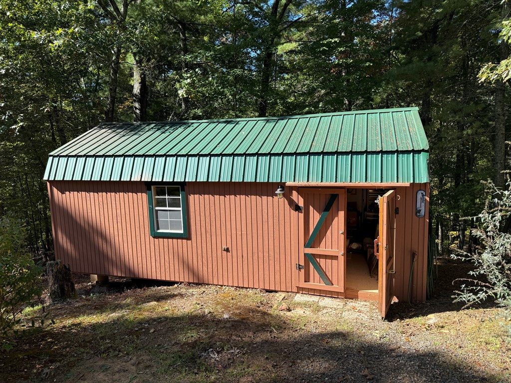 552 Leonard Lane
