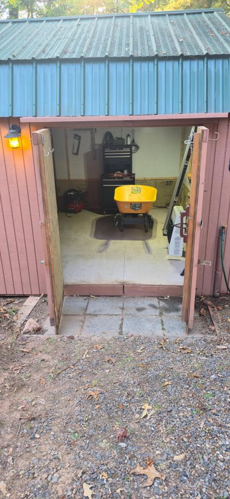 552 Leonard Lane