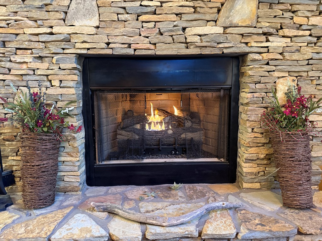 552 Leonard Lane