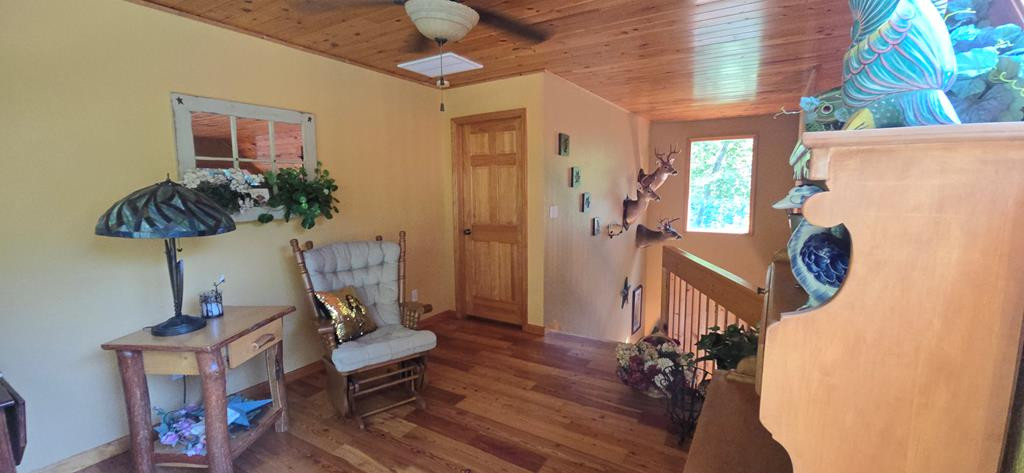 552 Leonard Lane