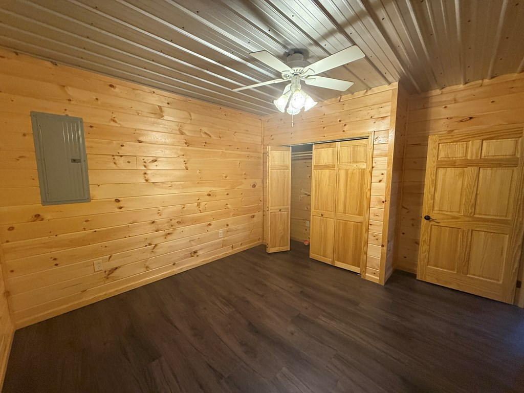552 Leonard Lane