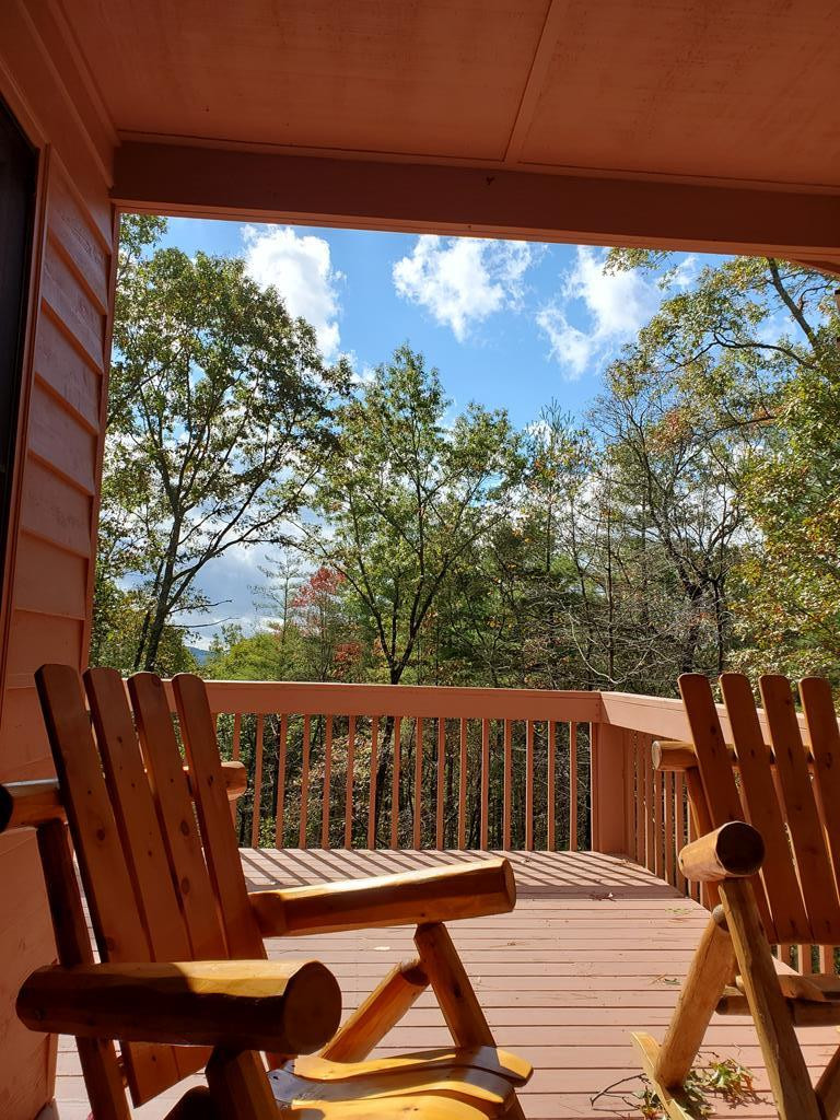 552 Leonard Lane