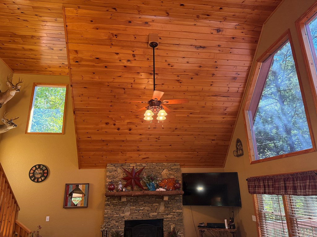 552 Leonard Lane
