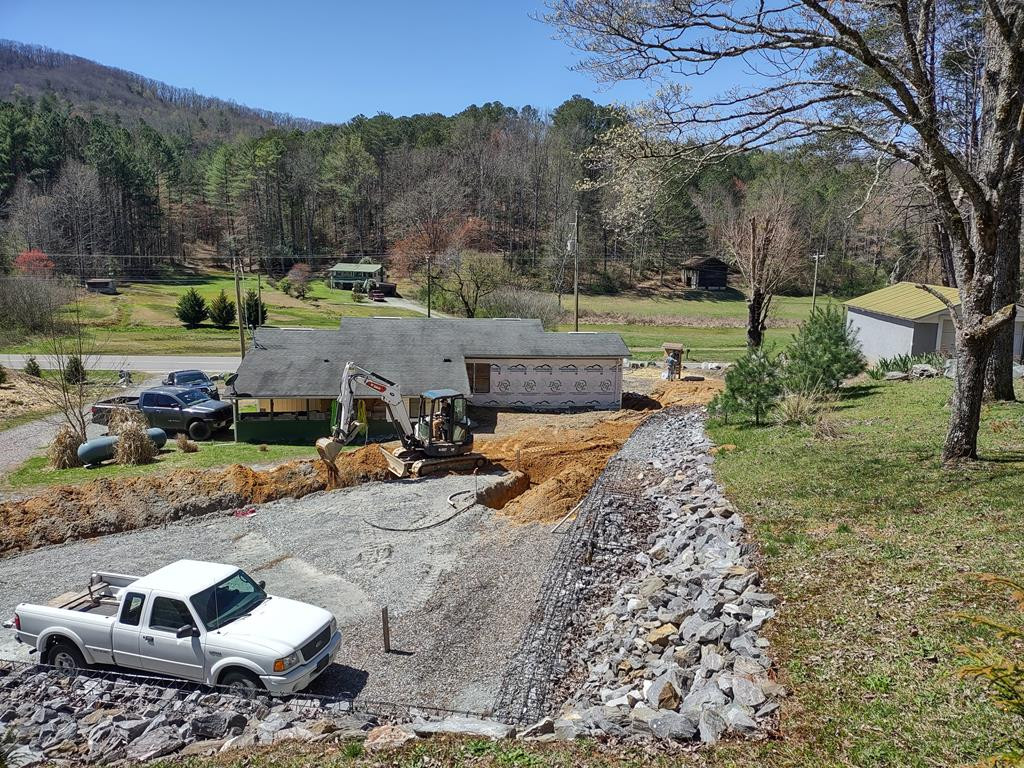 7430 Highway 294