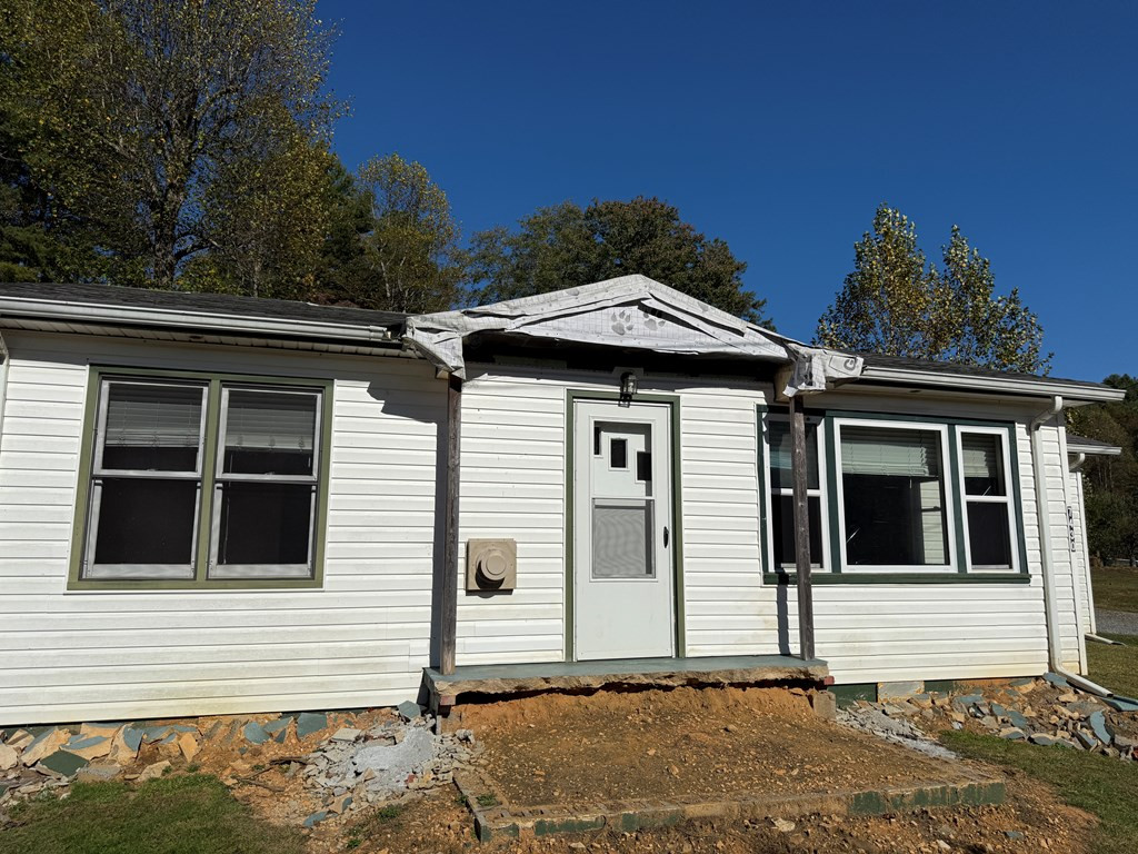 7430 Highway 294