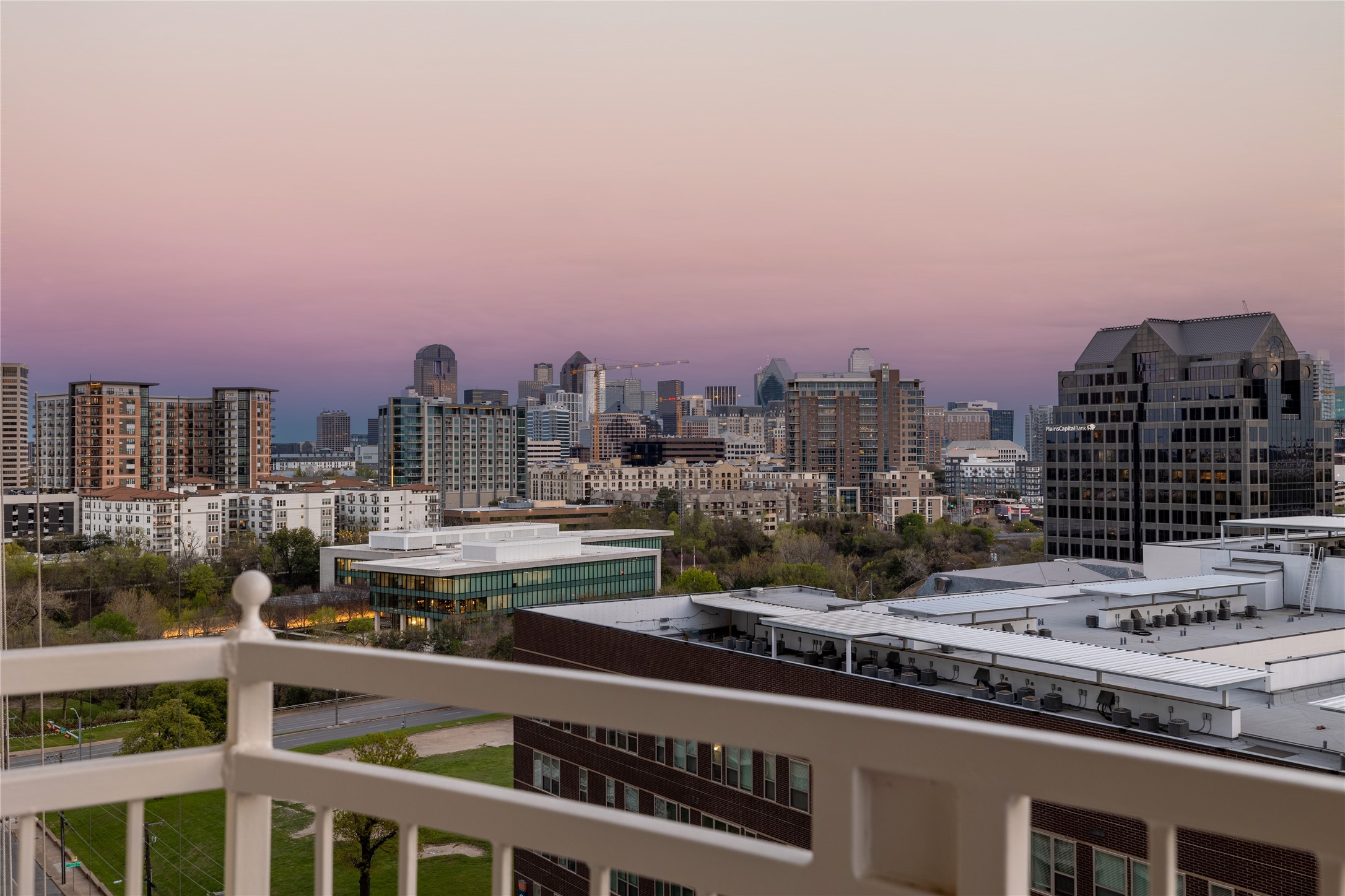 3225 Turtle Creek Boulevard Unit: 1024