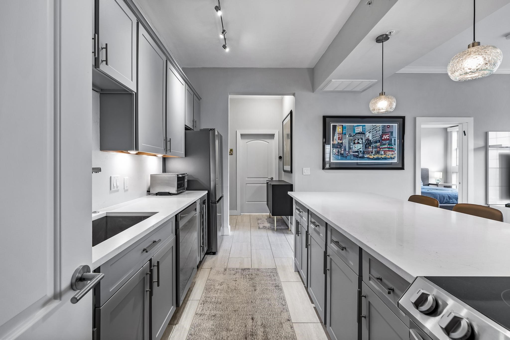 3225 Turtle Creek Boulevard Unit: 1024