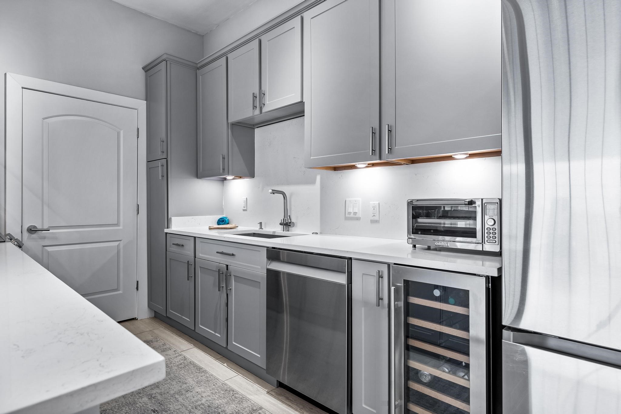 3225 Turtle Creek Boulevard Unit: 1024