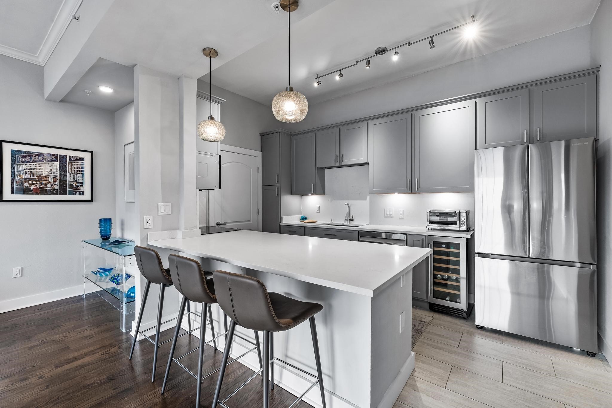 3225 Turtle Creek Boulevard Unit: 1024