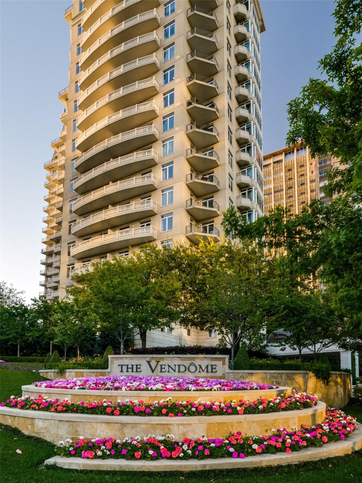 3505 Turtle Creek Boulevard Unit: 4E