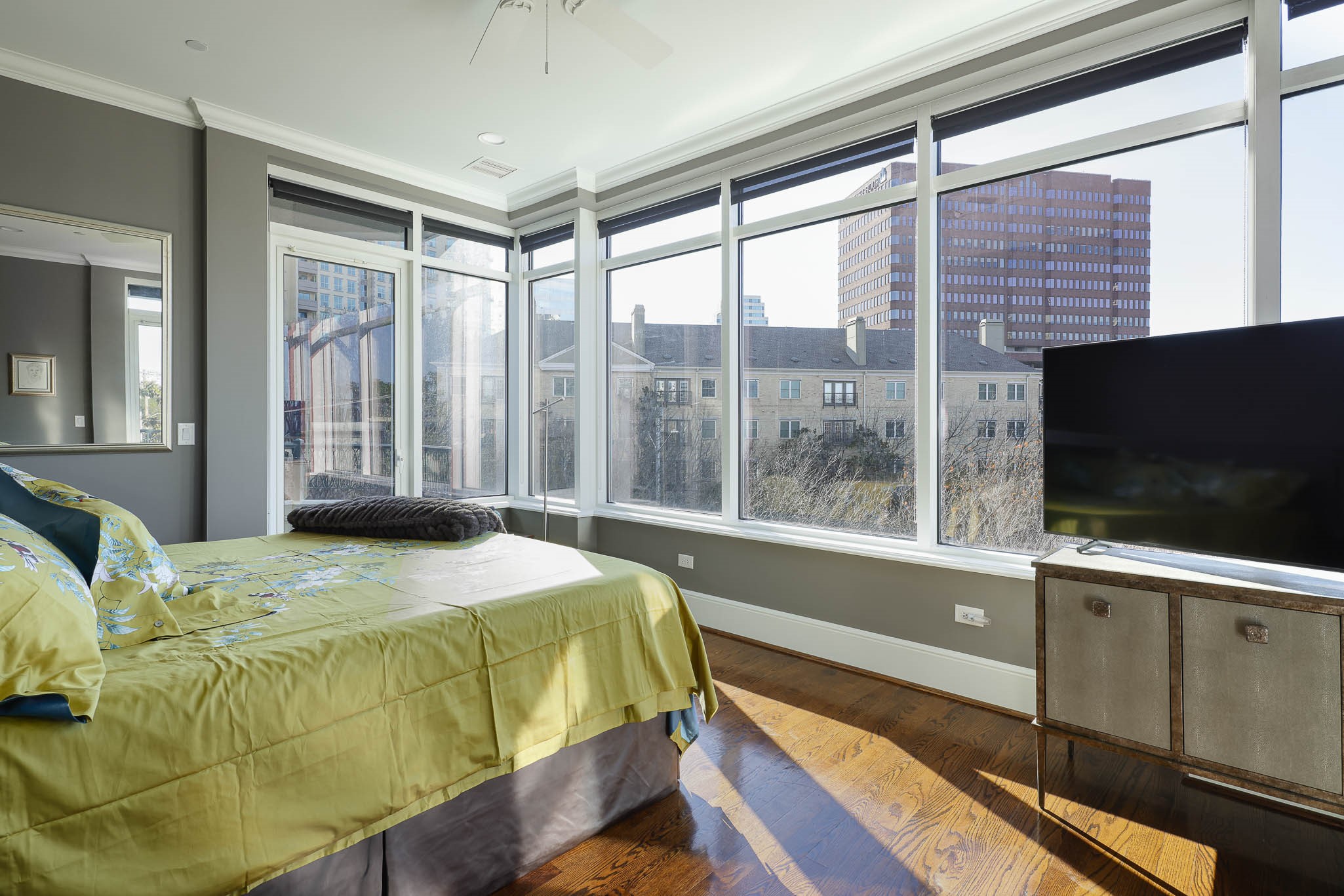 3505 Turtle Creek Boulevard Unit: 4E