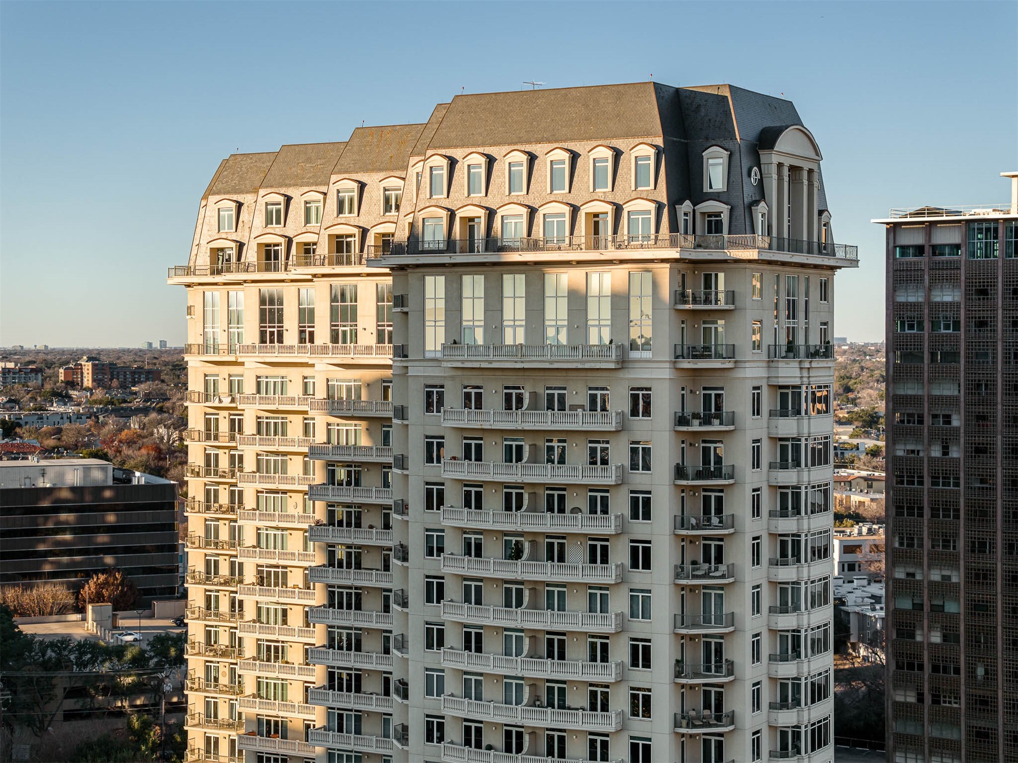 3505 Turtle Creek Boulevard Unit: 4E