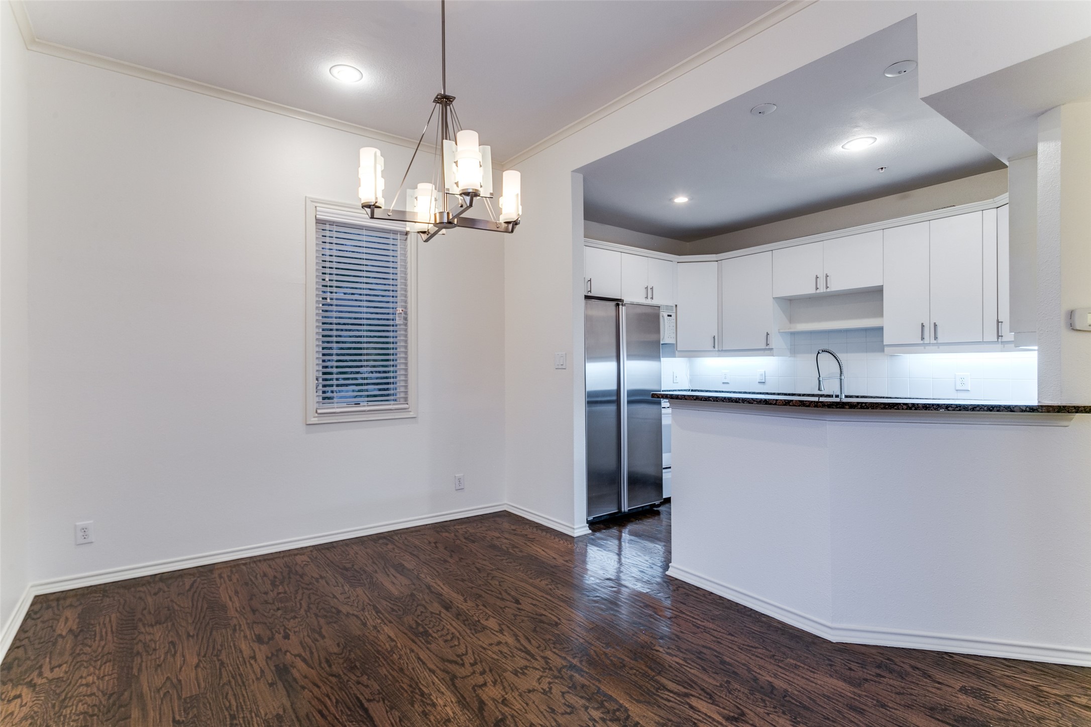 4040 Avondale Avenue 401