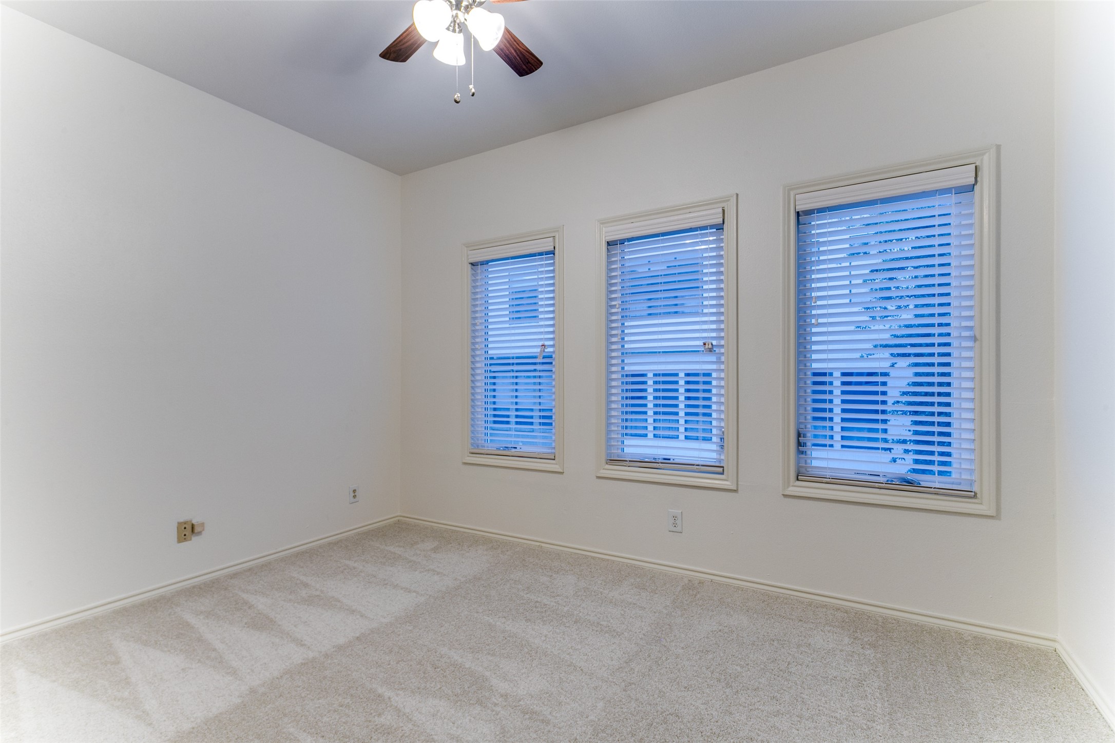 4040 Avondale Avenue 401