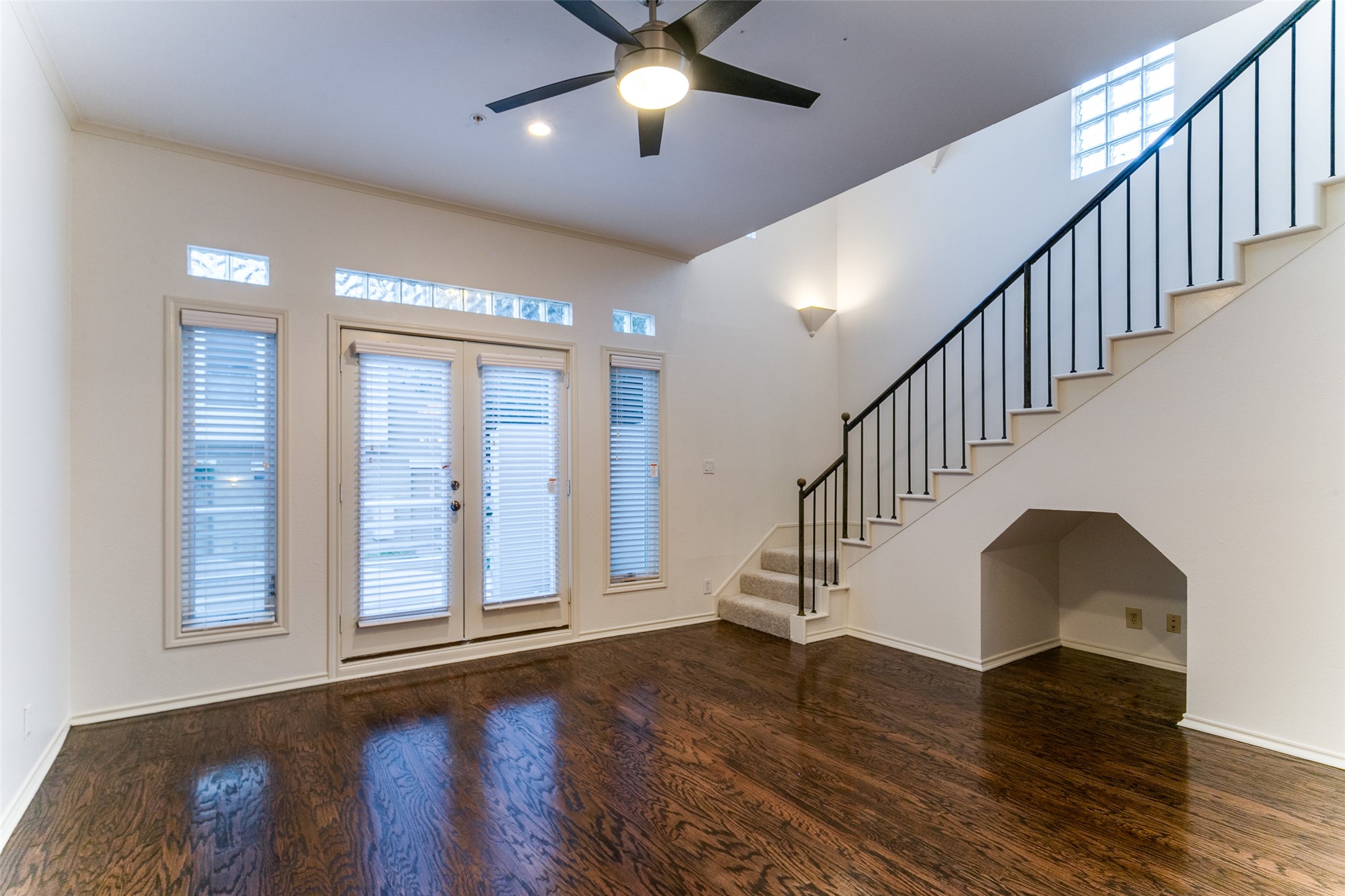 4040 Avondale Avenue 401