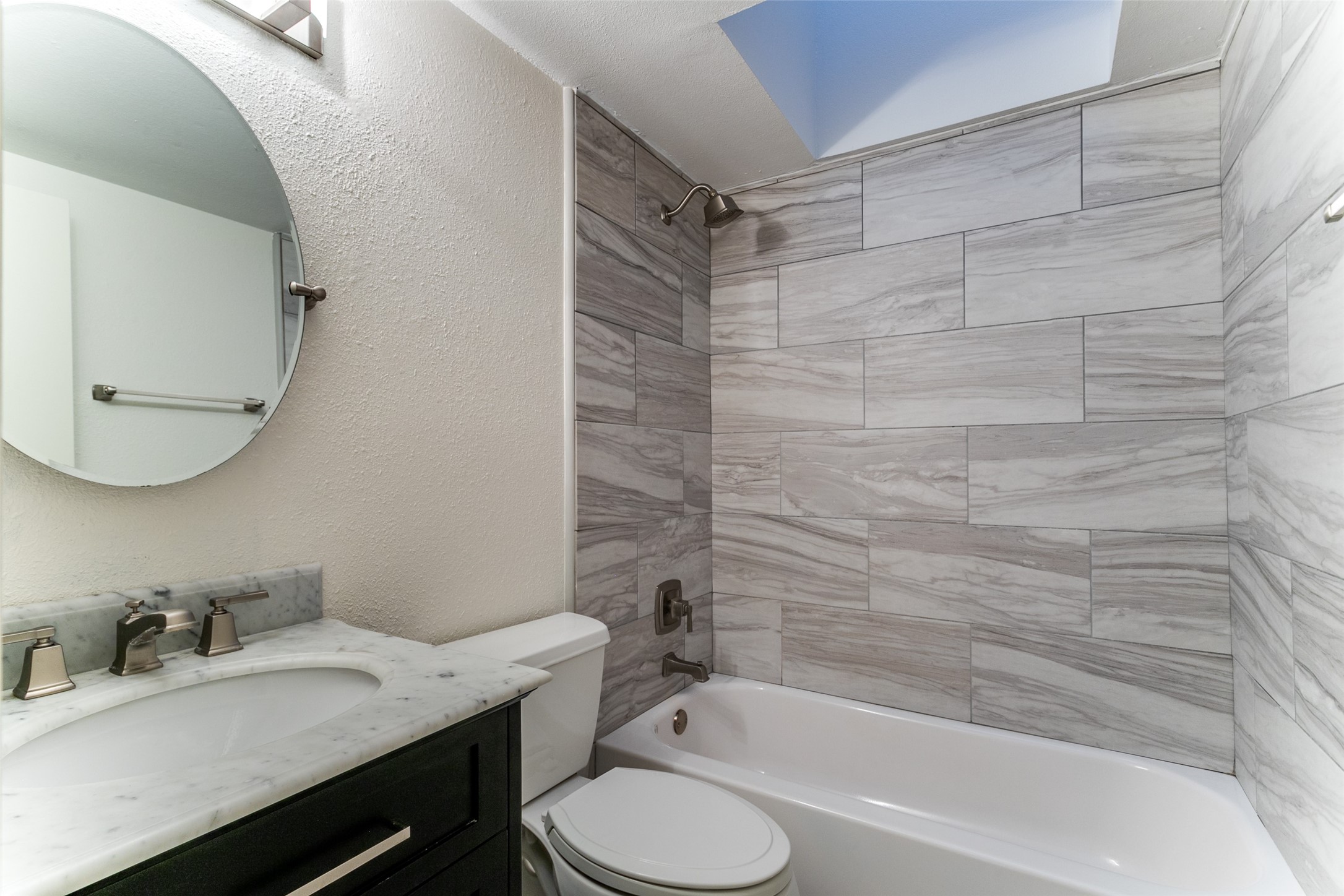 4040 Avondale Avenue 401