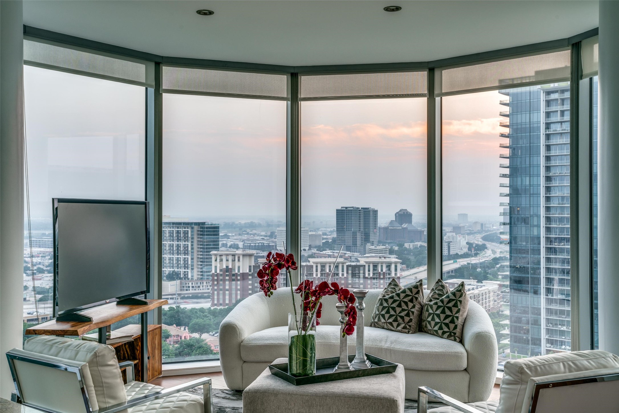 2900 Mckinnon Street 1904