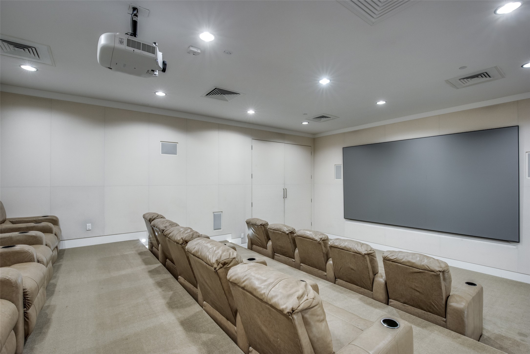 2900 Mckinnon Street 1904