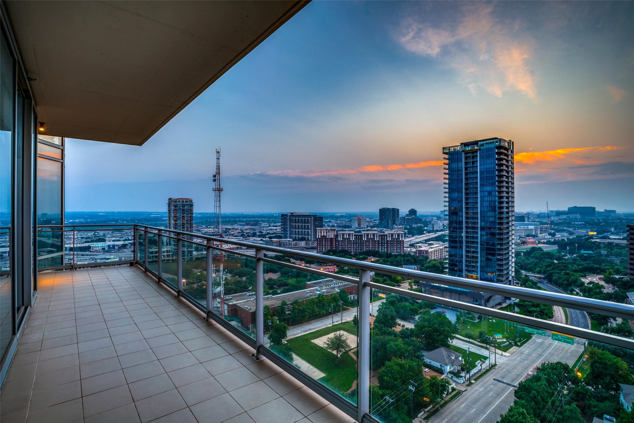 2900 Mckinnon Street 1904