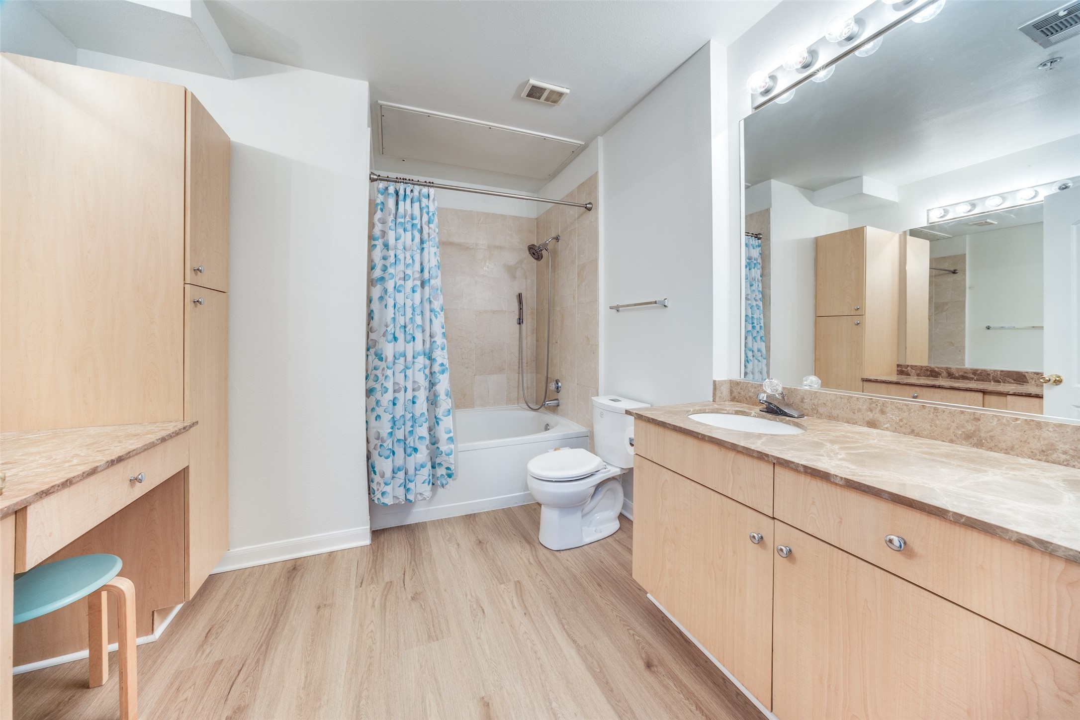 3225 Turtle Creek Boulevard 1417