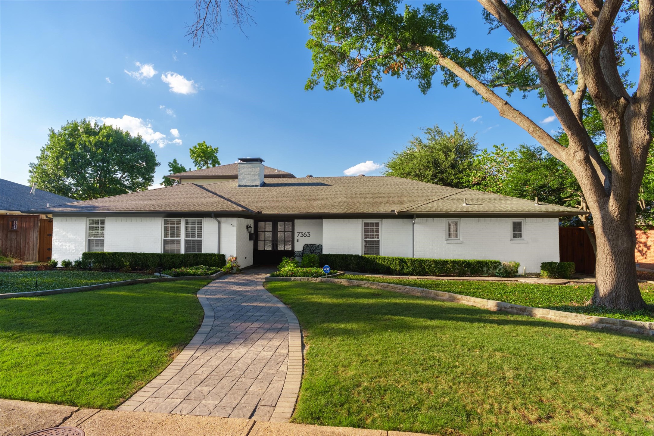 7363 Meadow Oaks Drive