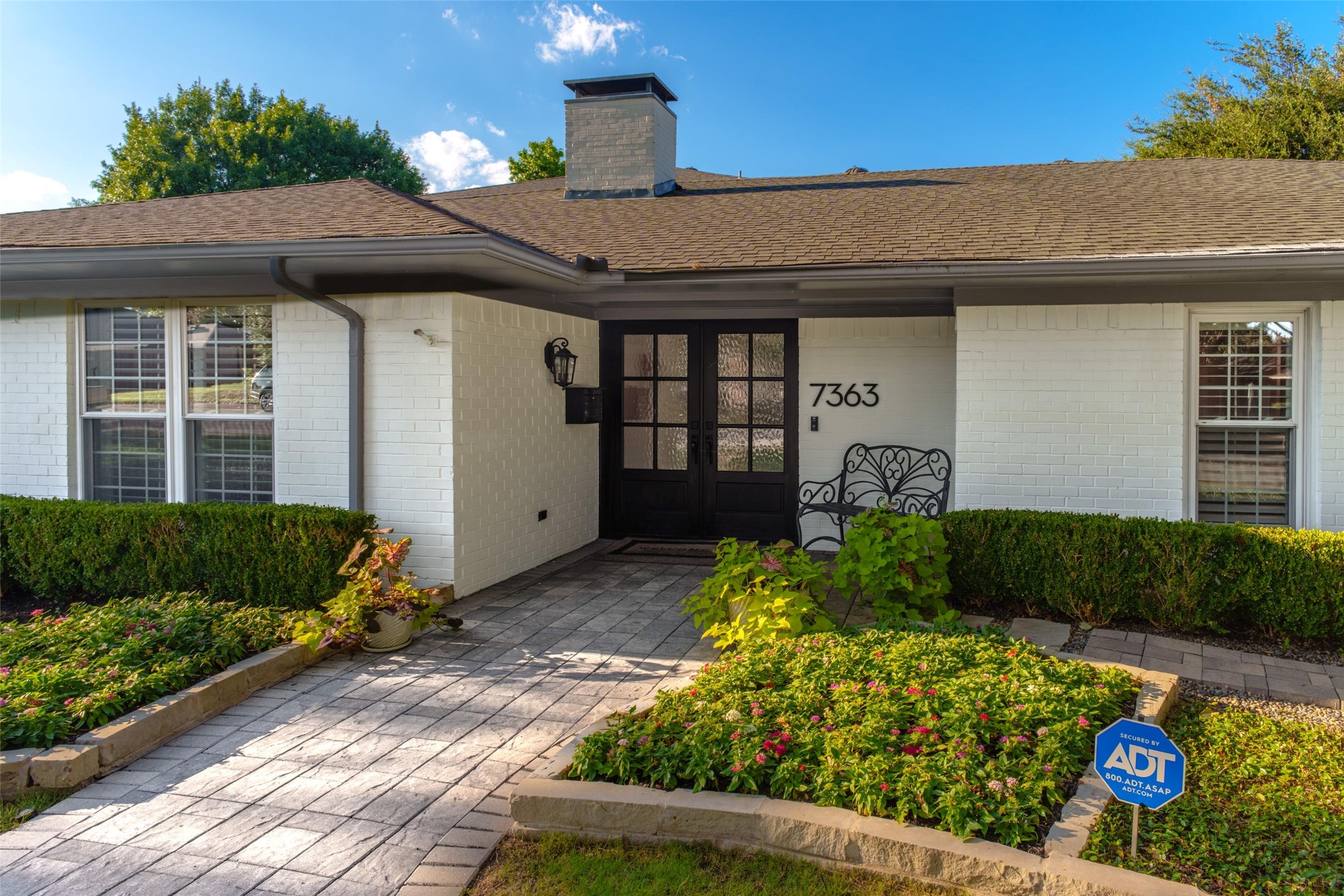7363 Meadow Oaks Drive