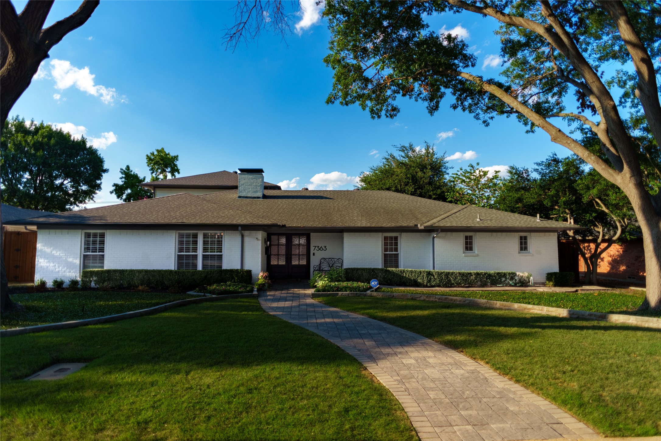 7363 Meadow Oaks Drive