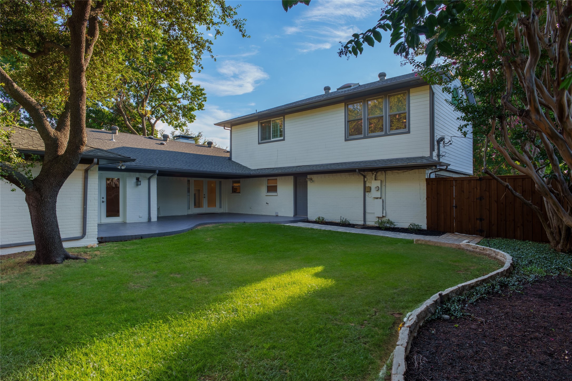 7363 Meadow Oaks Drive