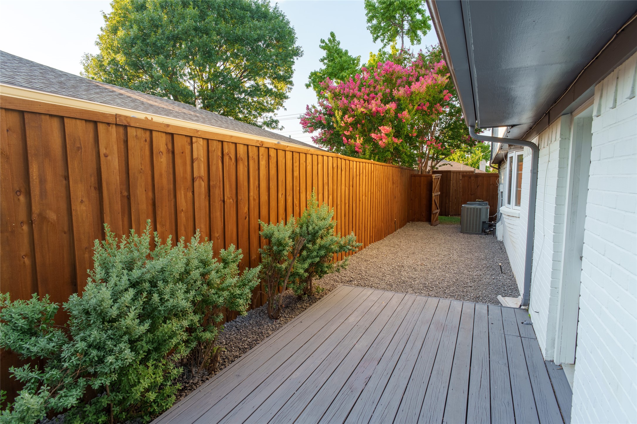 7363 Meadow Oaks Drive