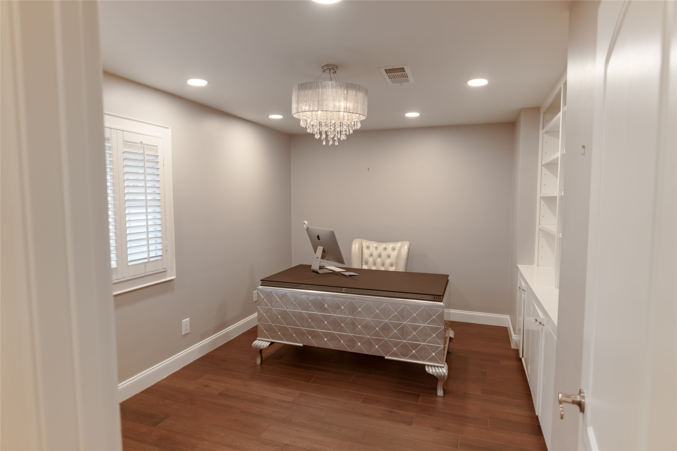 7363 Meadow Oaks Drive