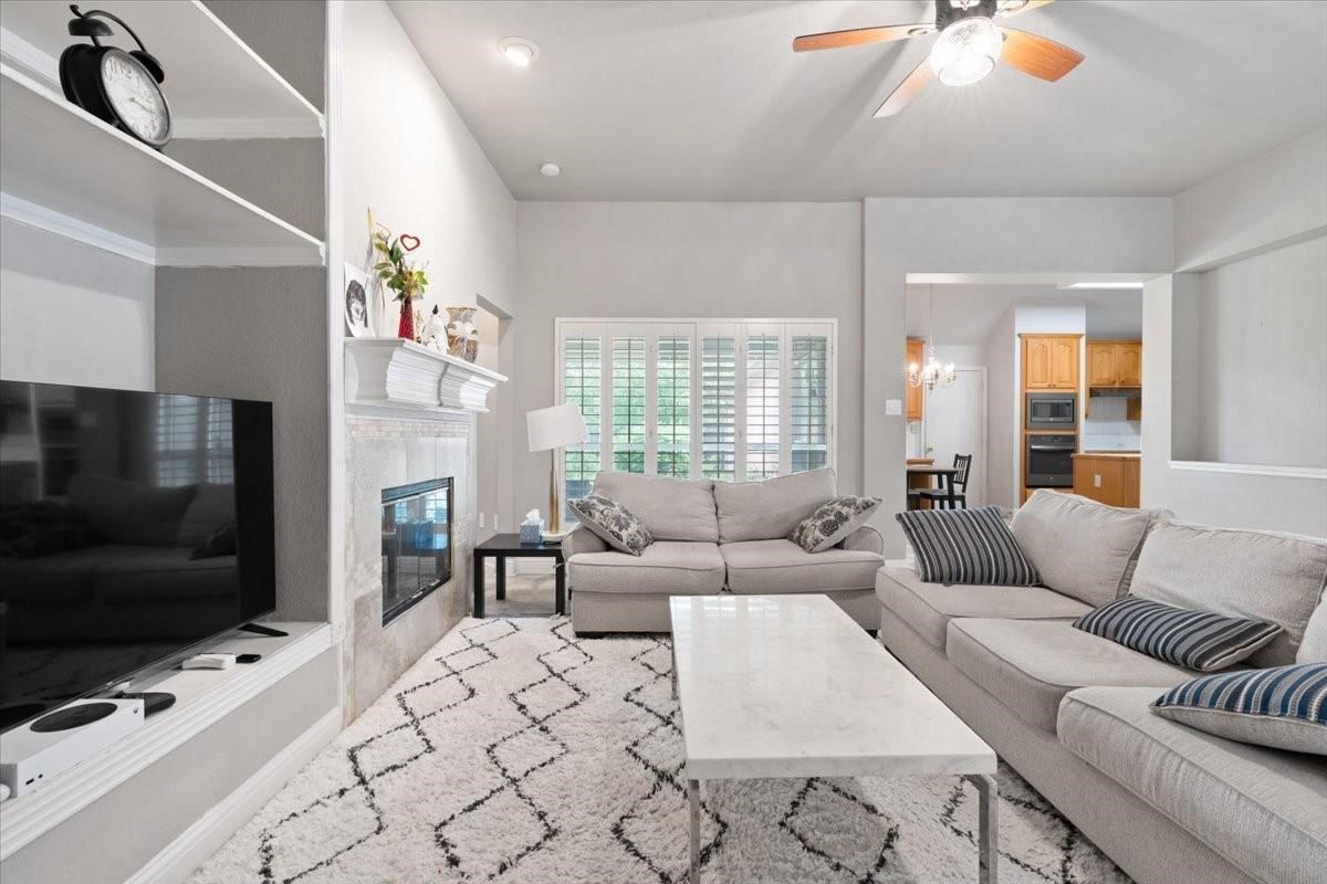 1314 San Mateo Drive