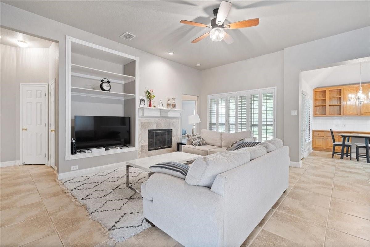 1314 San Mateo Drive